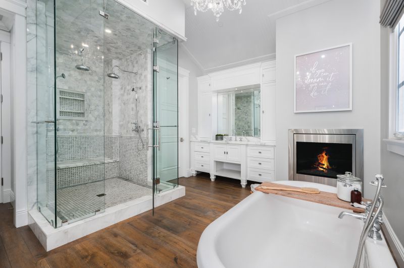 Luxurious Bathtub Area
